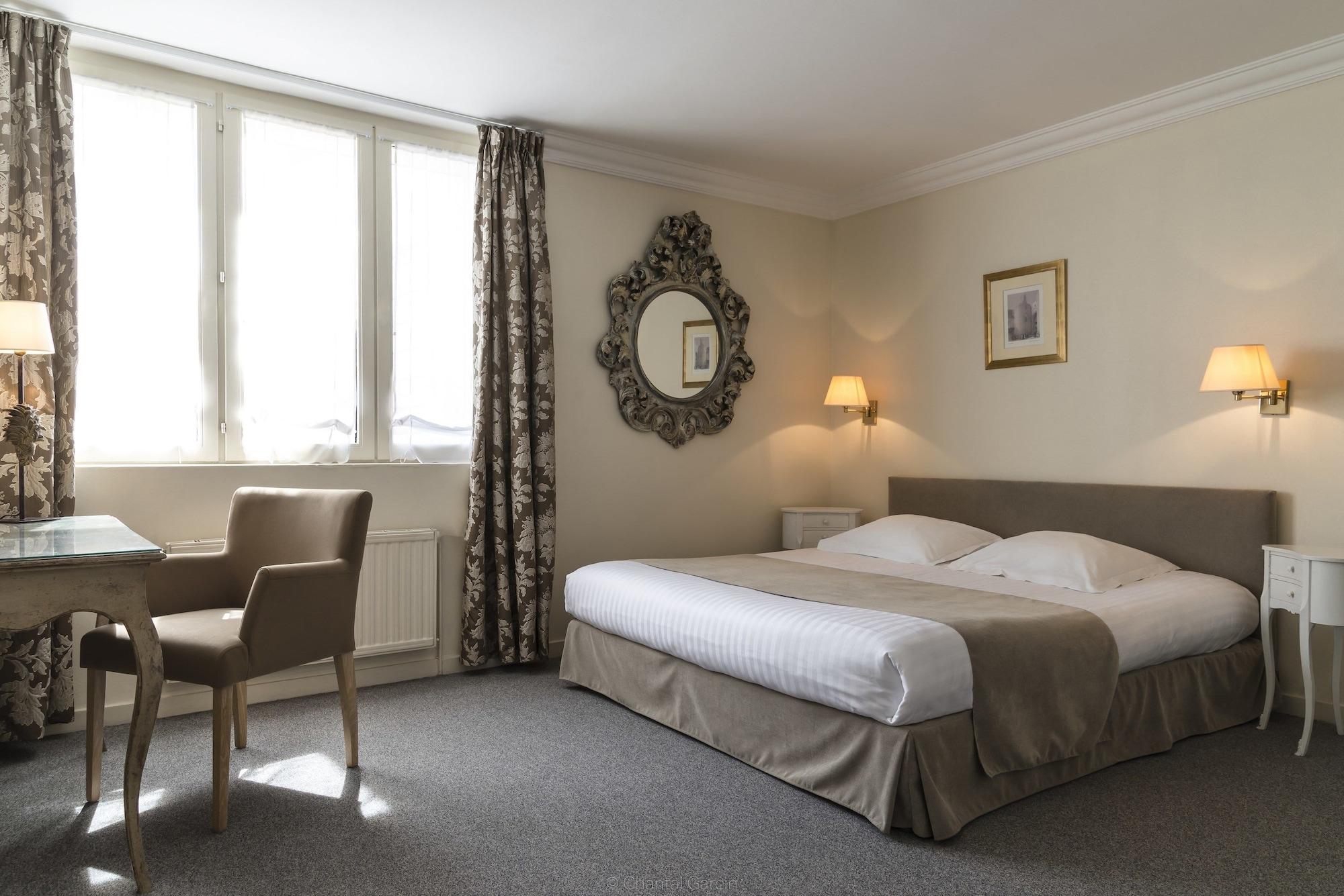 Hotel De L'Univers Arras Bagian luar foto