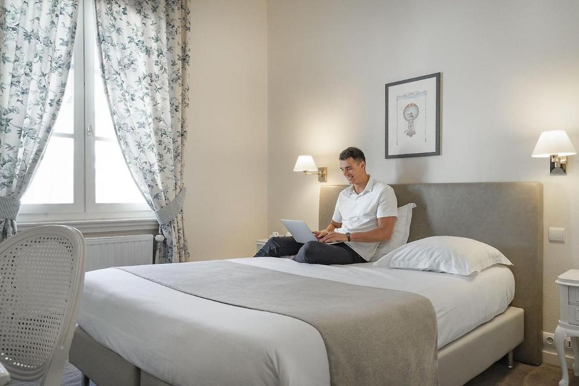 Hotel De L'Univers Arras Bagian luar foto