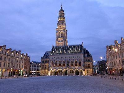 Hotel De L'Univers Arras Bagian luar foto