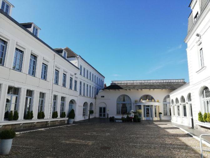 Hotel De L'Univers Arras Bagian luar foto