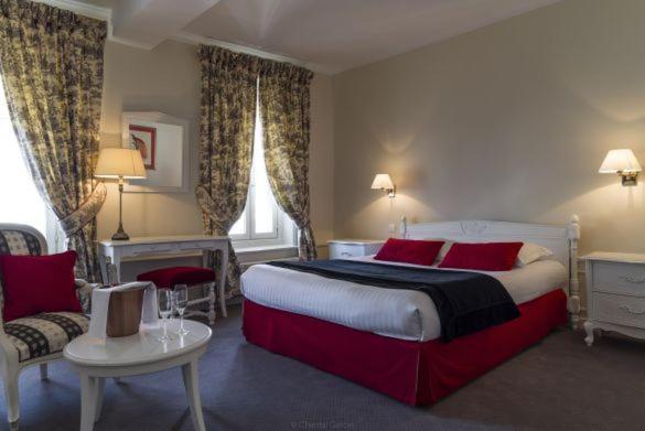Hotel De L'Univers Arras Bagian luar foto
